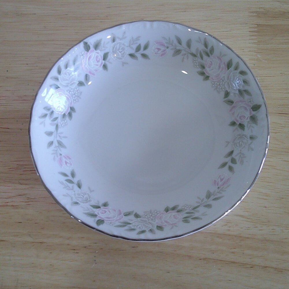 5 1/2 inch Sheffield fine China 501 Fruit Bowl